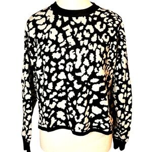 Bar III Black & White Cheetah Jacquard Crewneck Pullover Cropped Sweater M